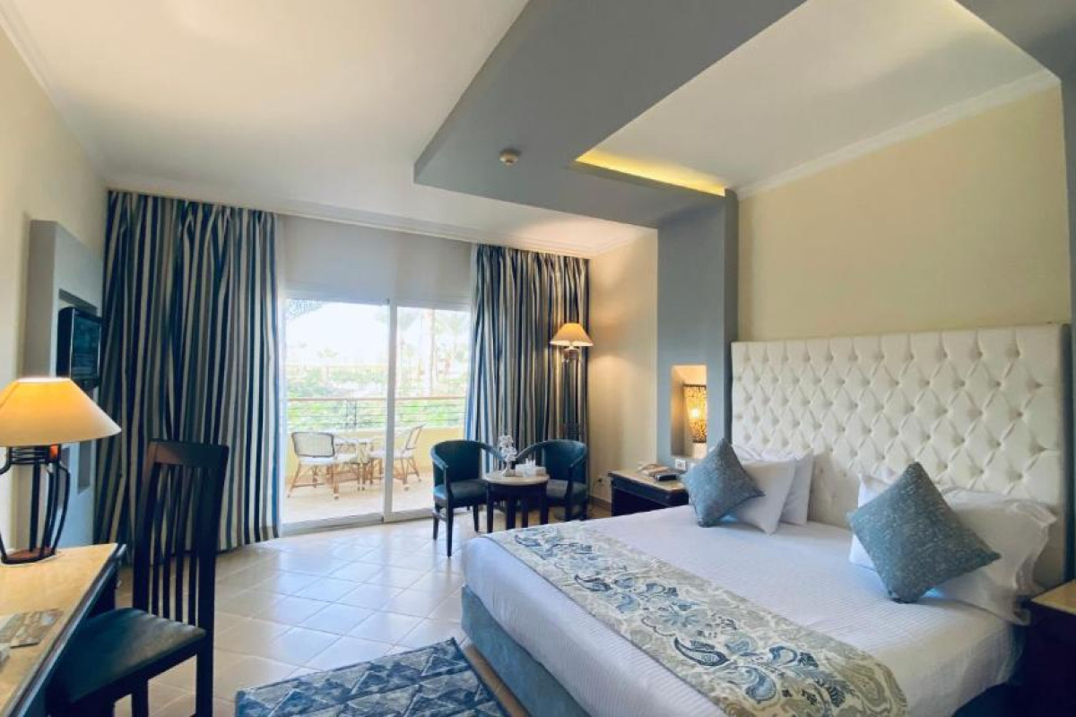 Amwaj Oyoun Resort