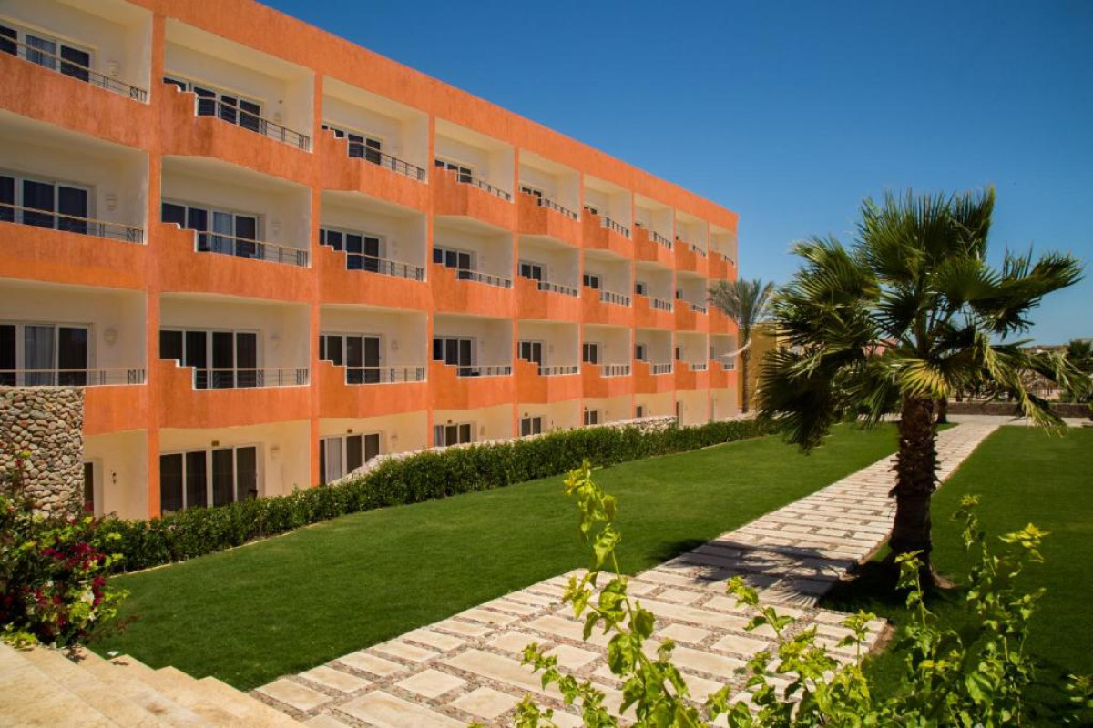 Amwaj Oyoun Resort