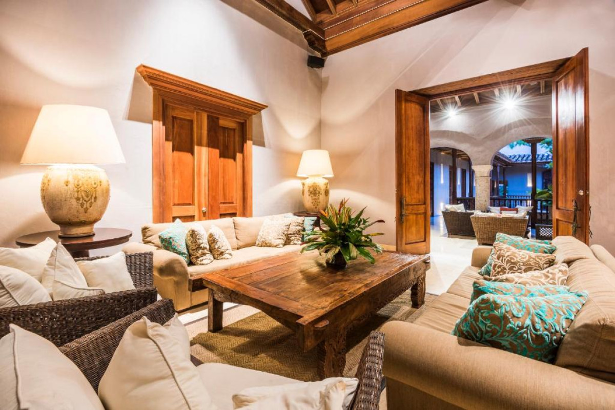 Ananda Hotel Boutique