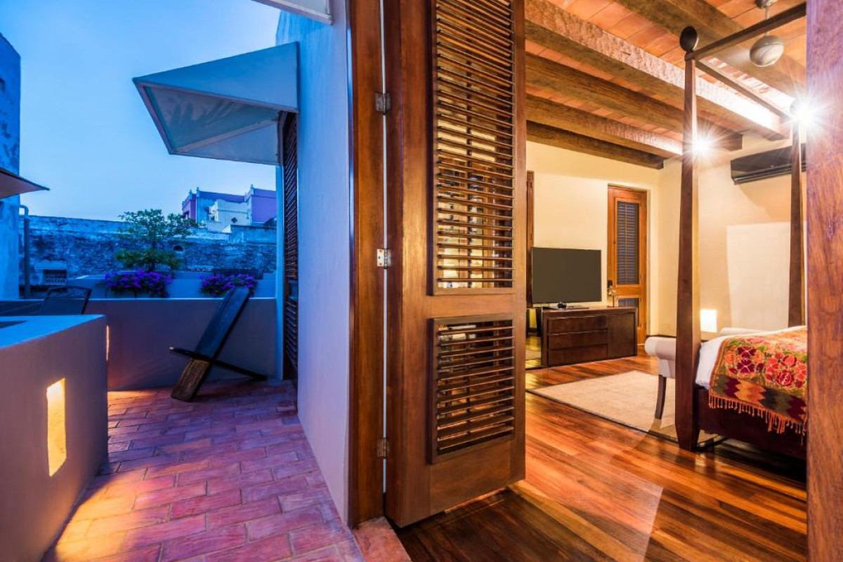 Ananda Hotel Boutique