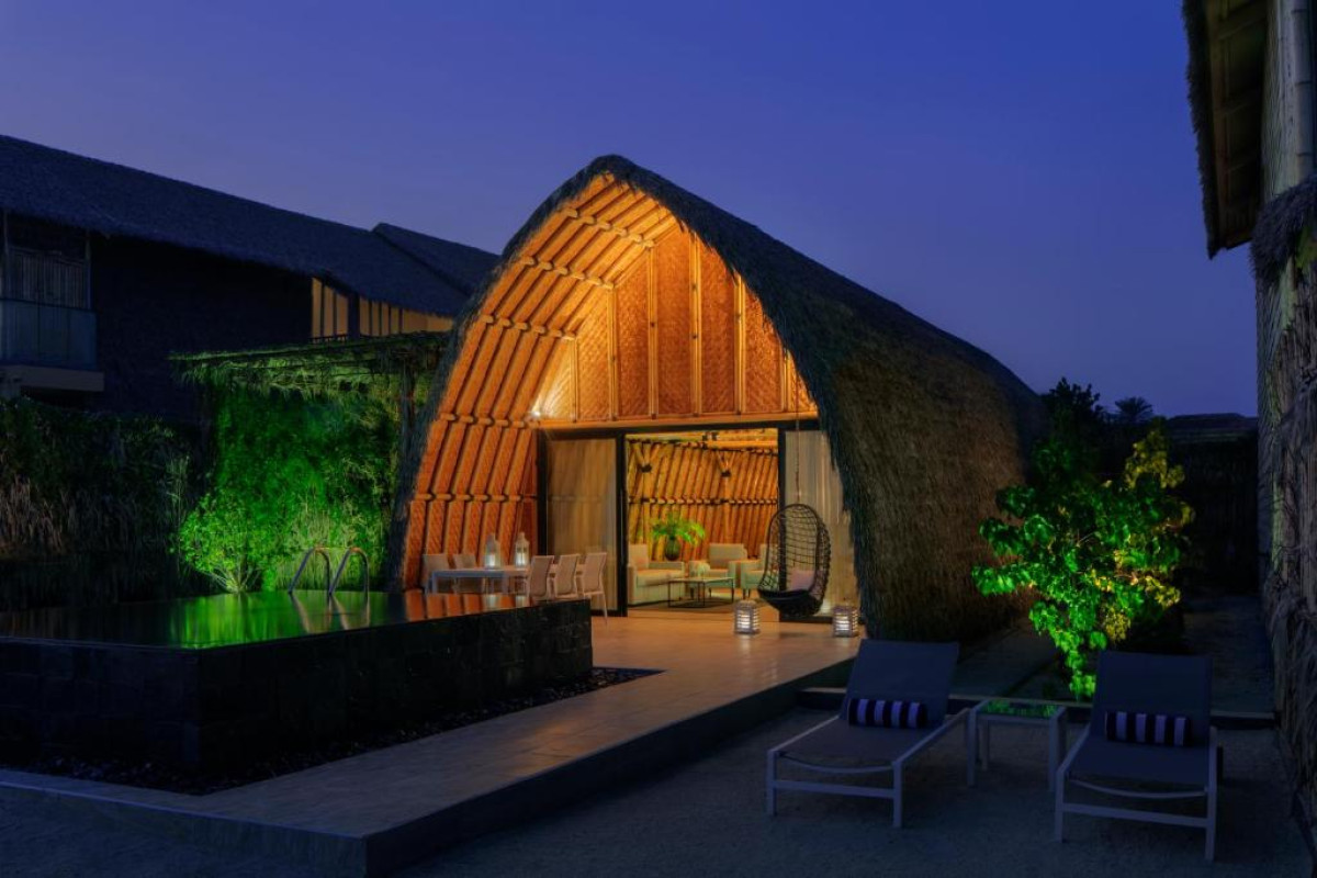 Anantara World Island Dubai Resort