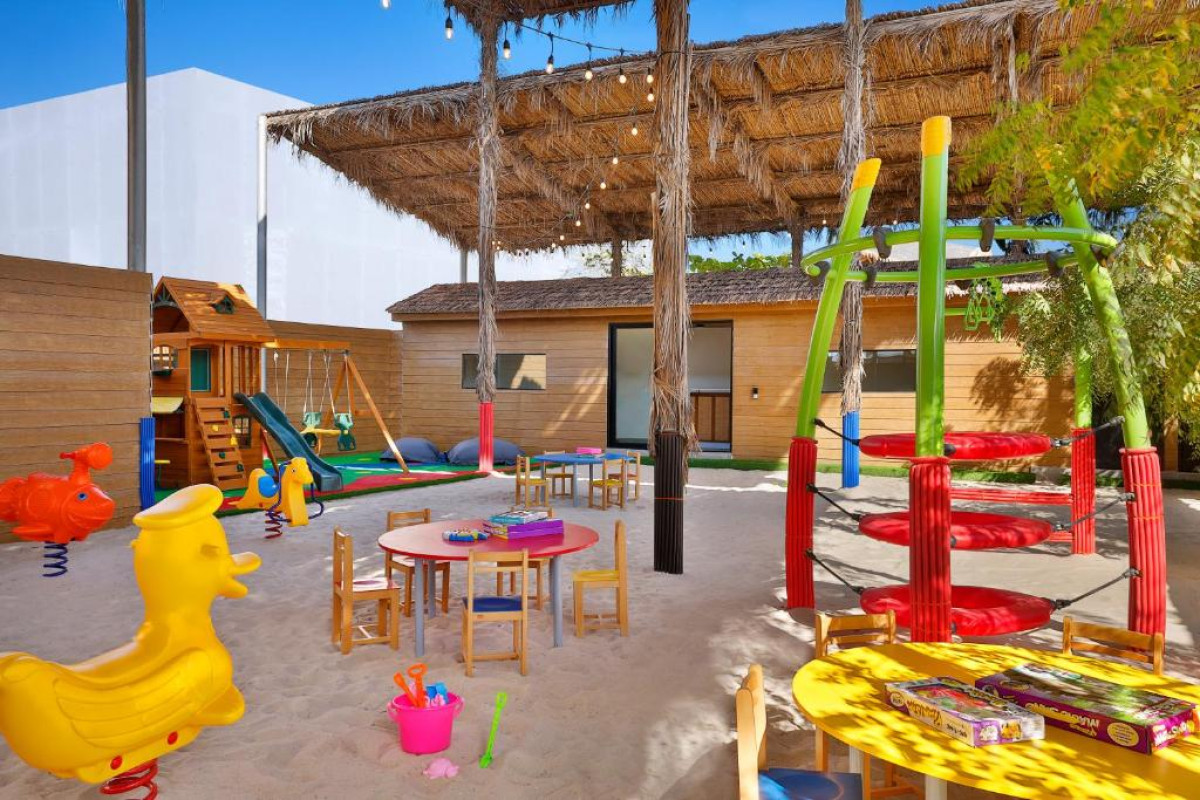 Anantara World Island Dubai Resort