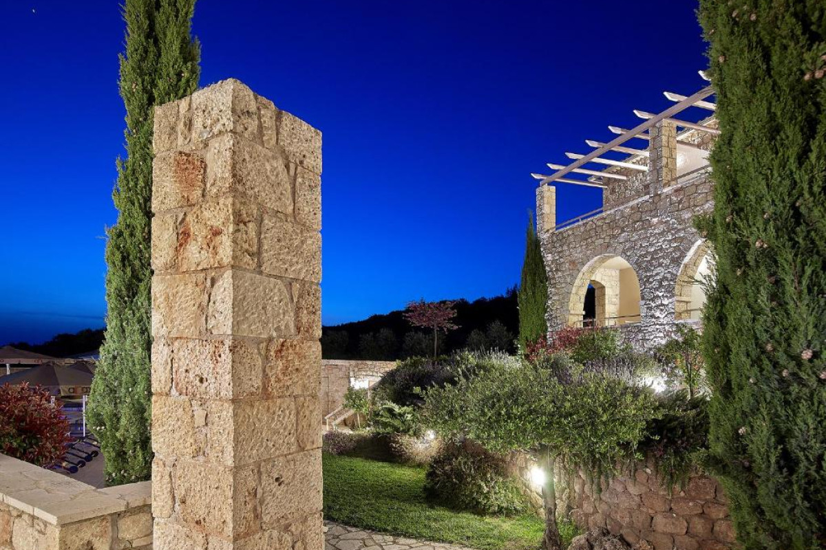 Anaxo Resort
