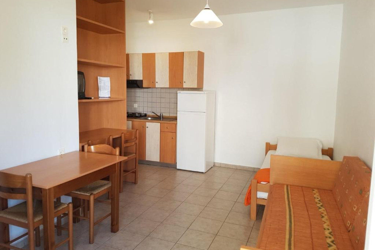 ANDY'S PLAZA APARTMENTS