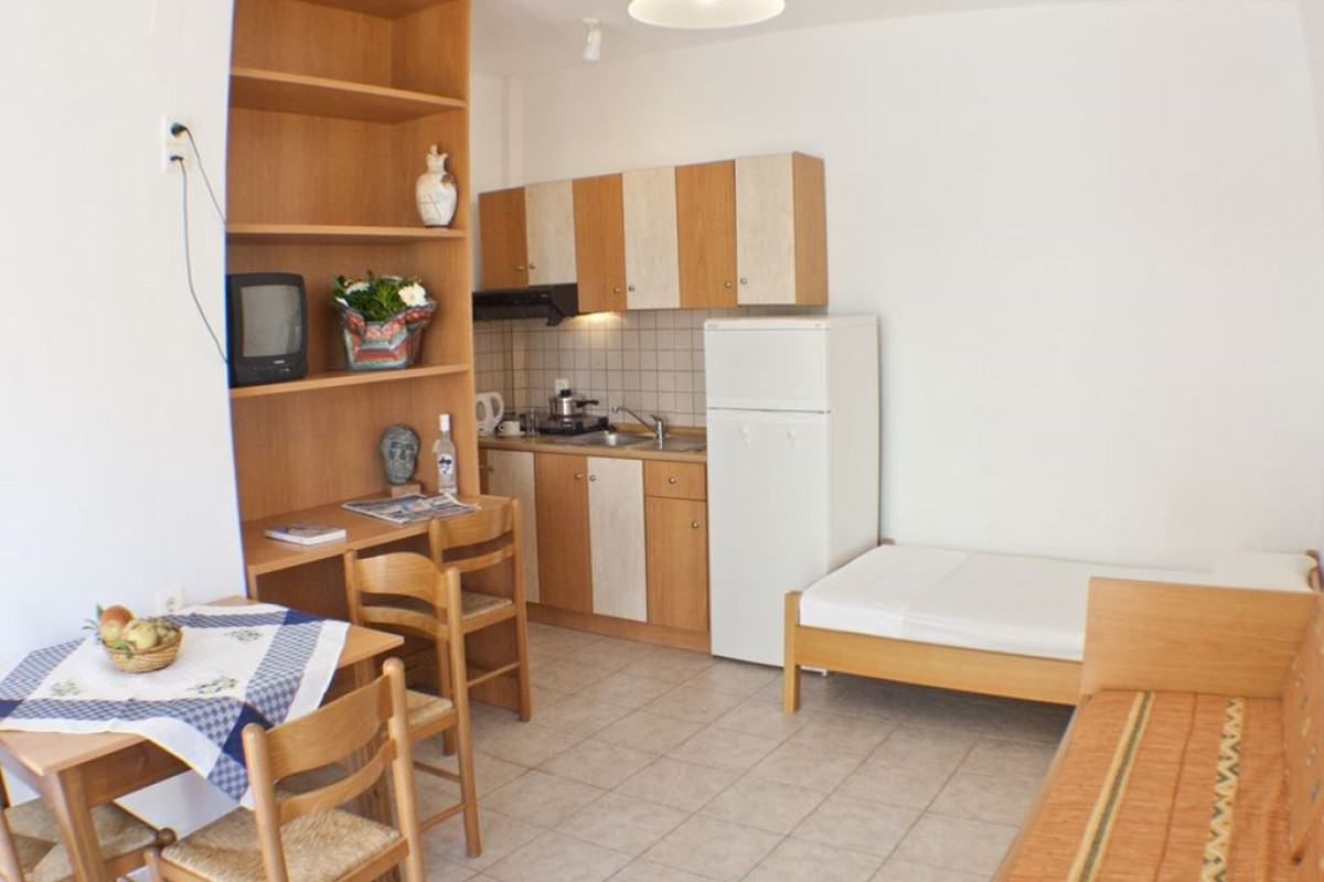 ANDY'S PLAZA APARTMENTS
