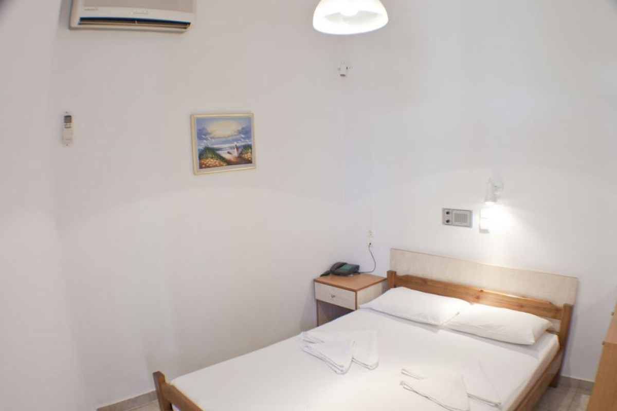 ANDY'S PLAZA APARTMENTS