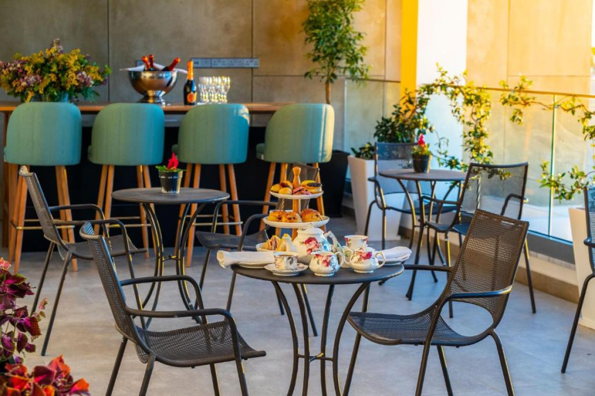 Anemi Hotel & Suites