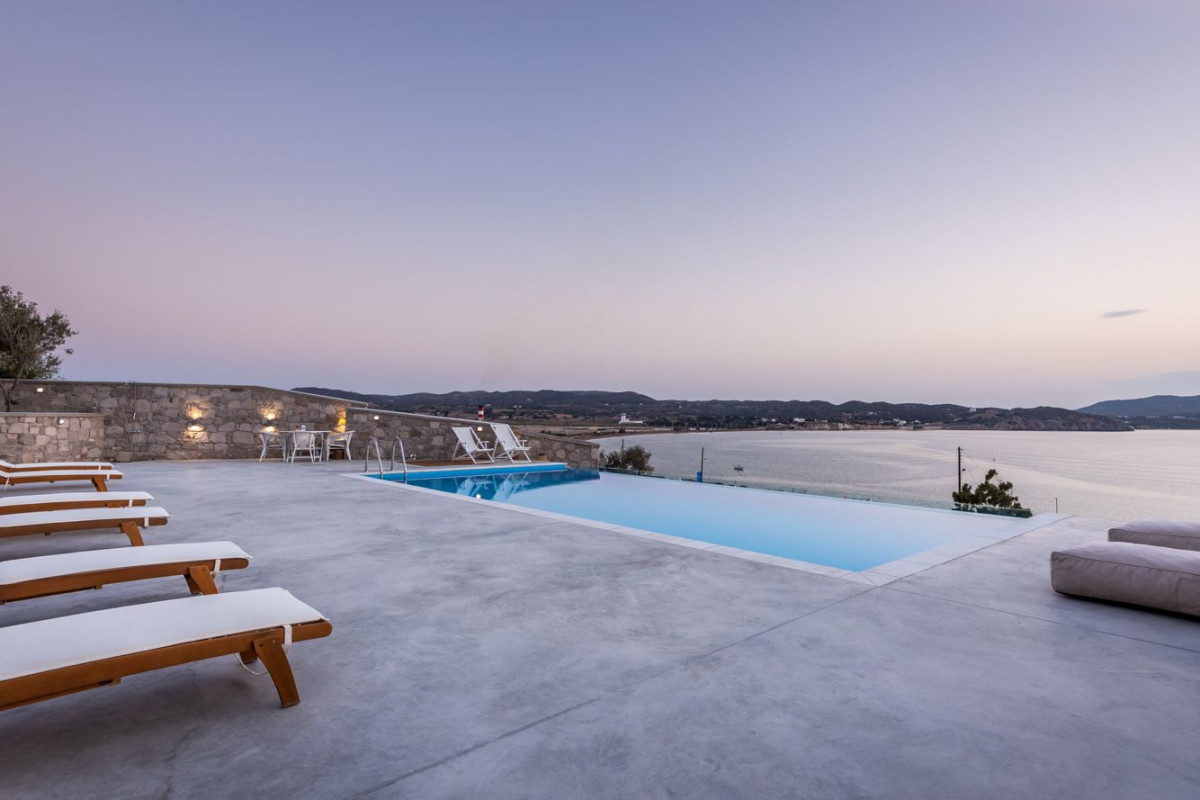 Anemi Suites