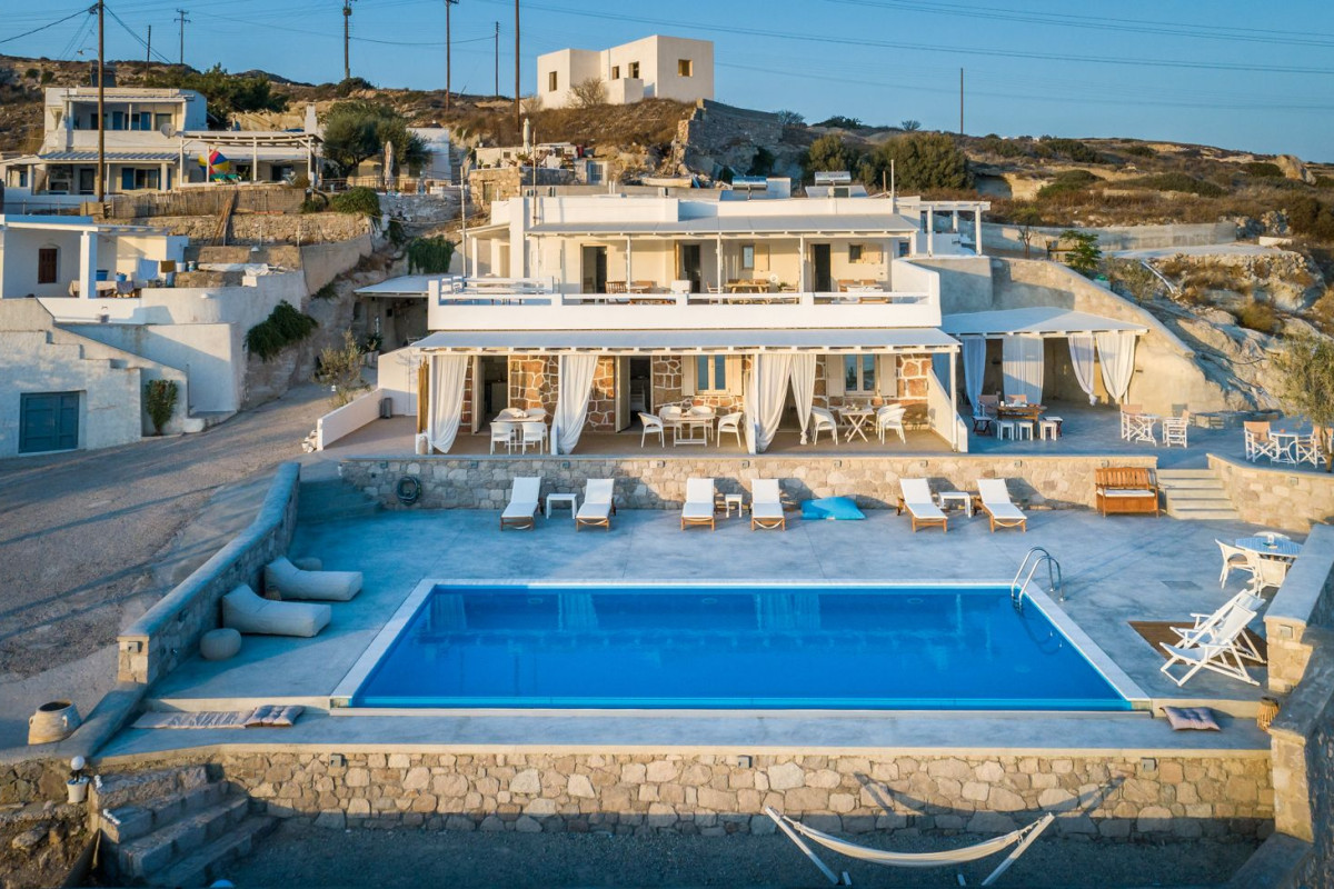 Anemi Suites