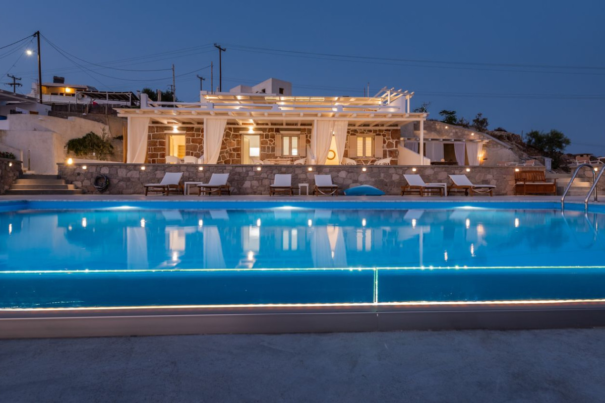 Anemi Suites