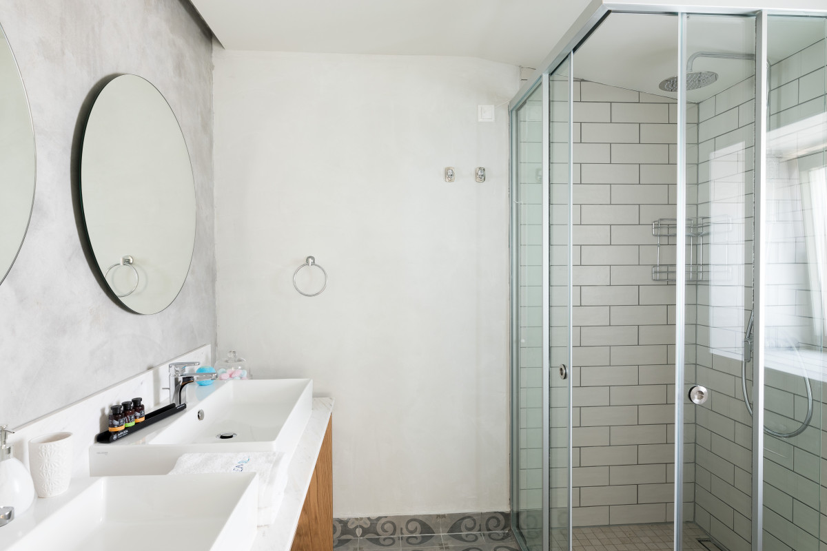Anemolia Hotel Stylish Suites - Sarakiniko Beach