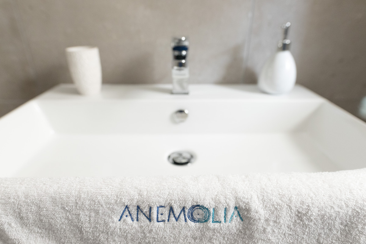 Anemolia Hotel Stylish Suites - Sarakiniko Beach