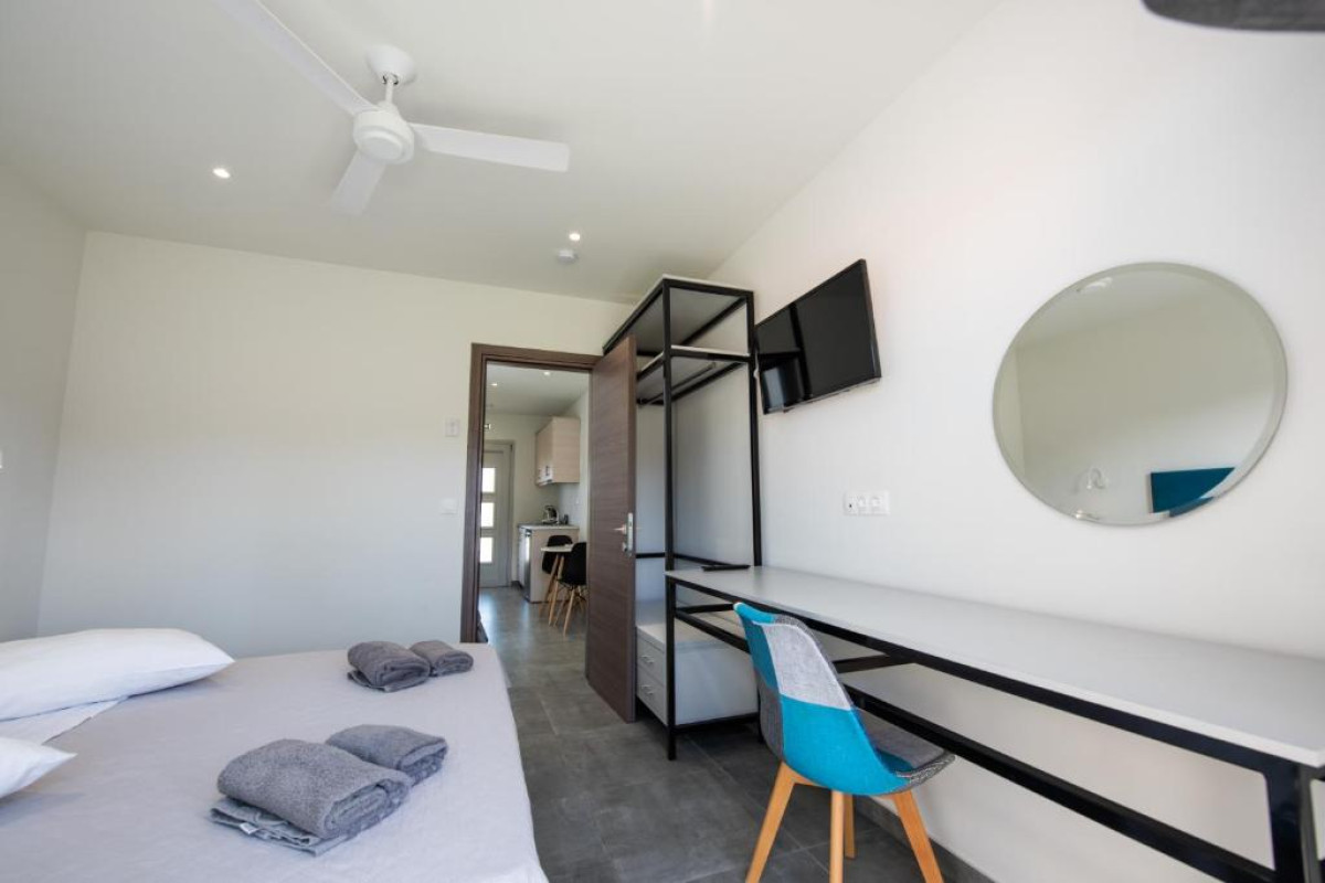 Anemona Beach Studios and Apartments