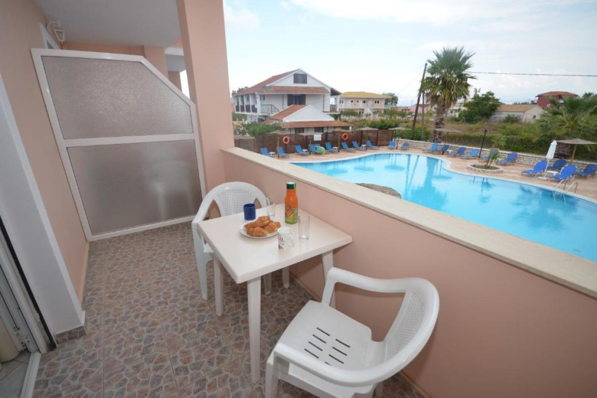 Anemona Beach Studios and Apartments