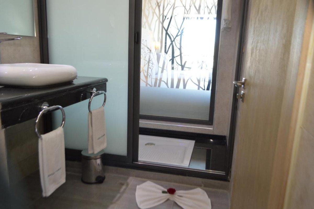 Anezi Tower