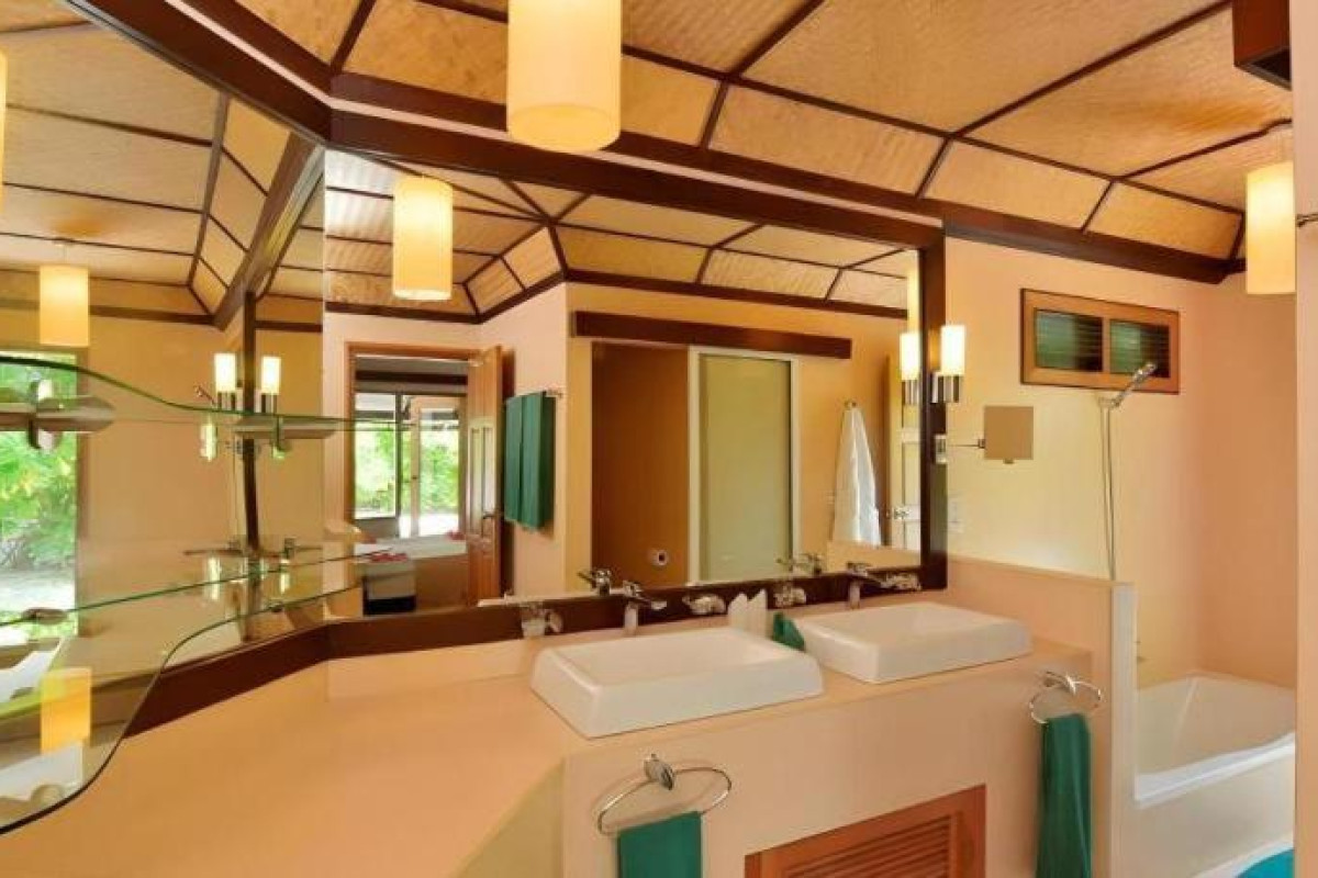 Angaga Island Resort & Spa