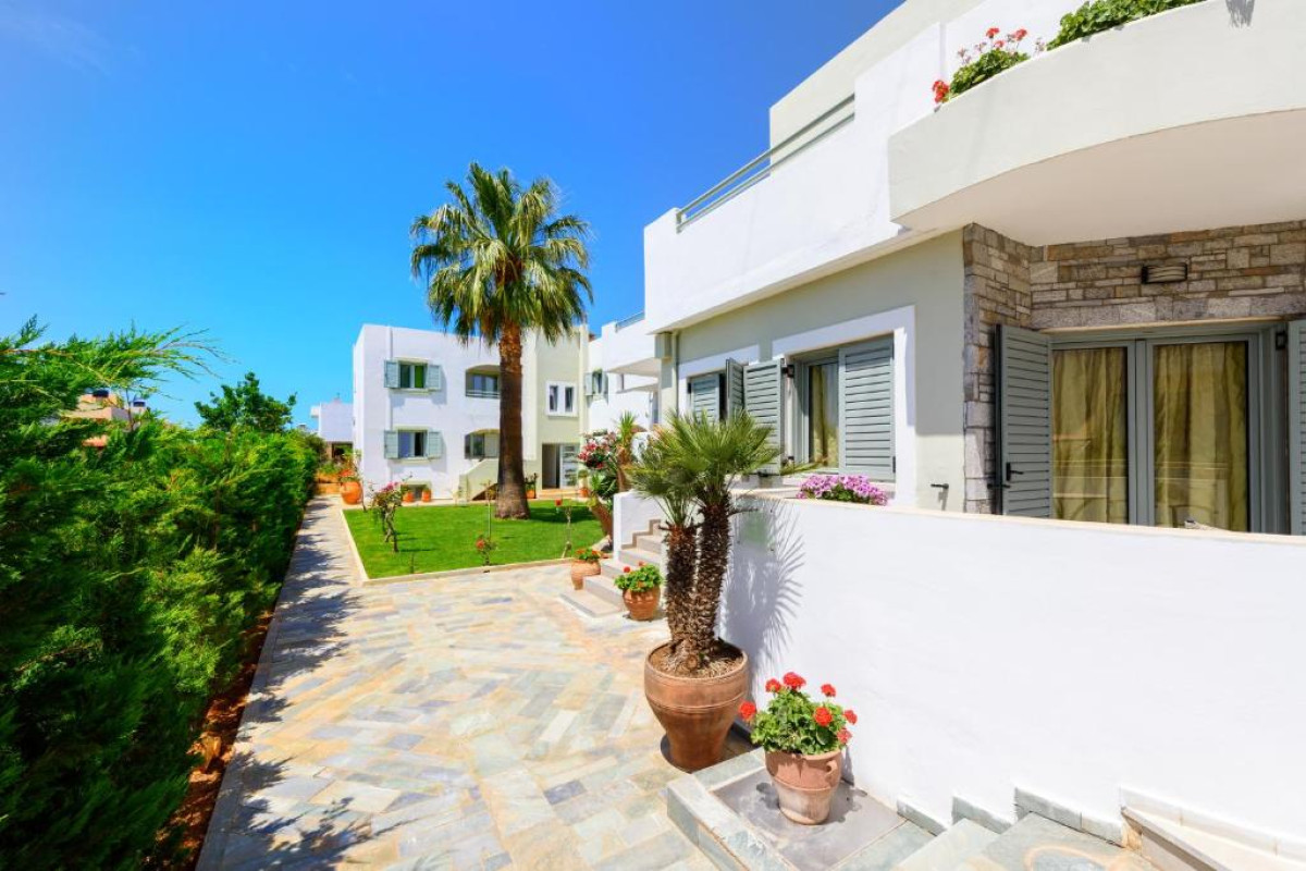 Angela Studios and Apartments