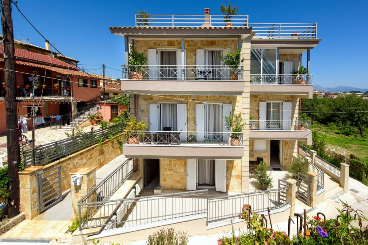 ANGELO DEL'ARTE ESTATE