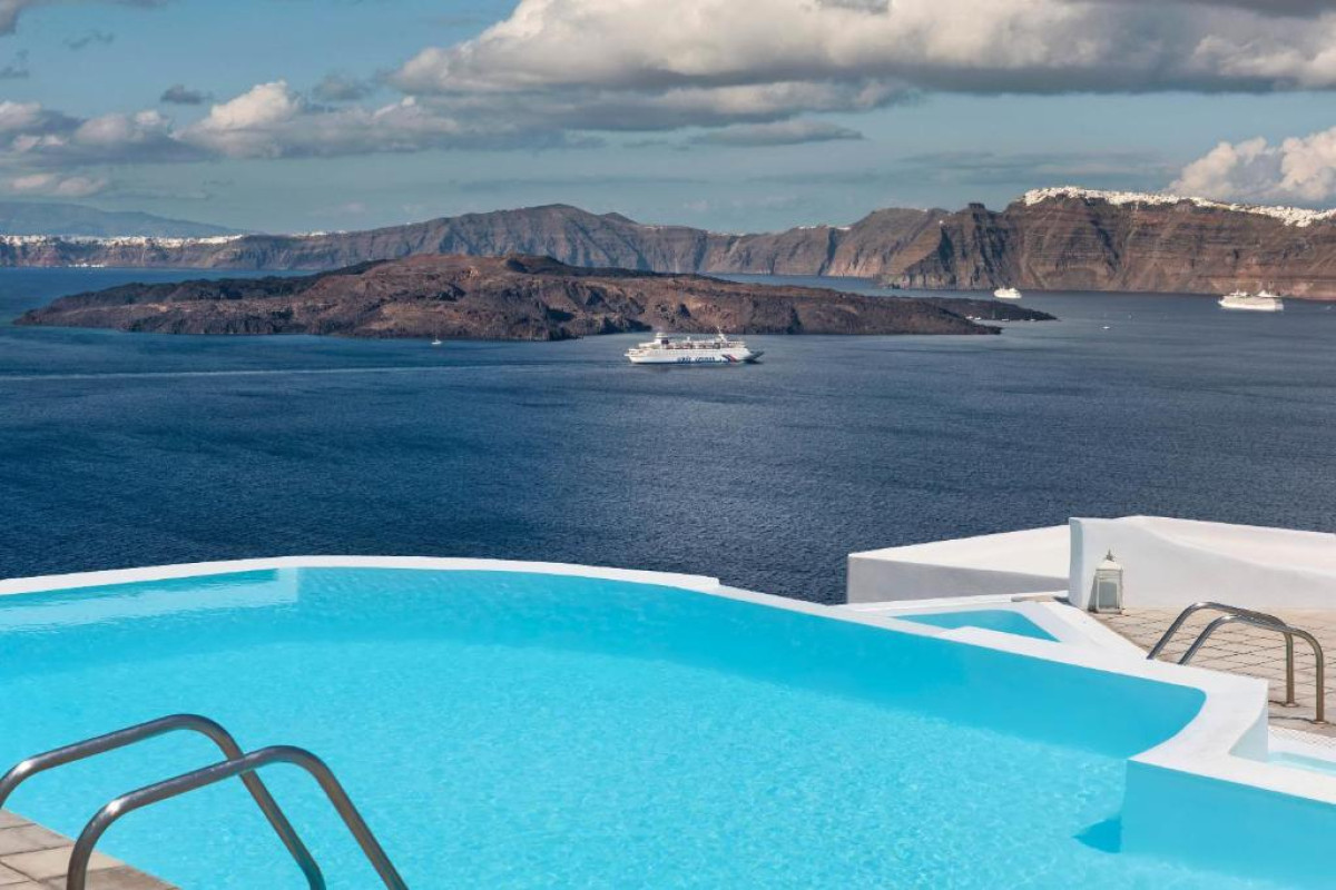 Apanemo Hotel & Suites Santorini