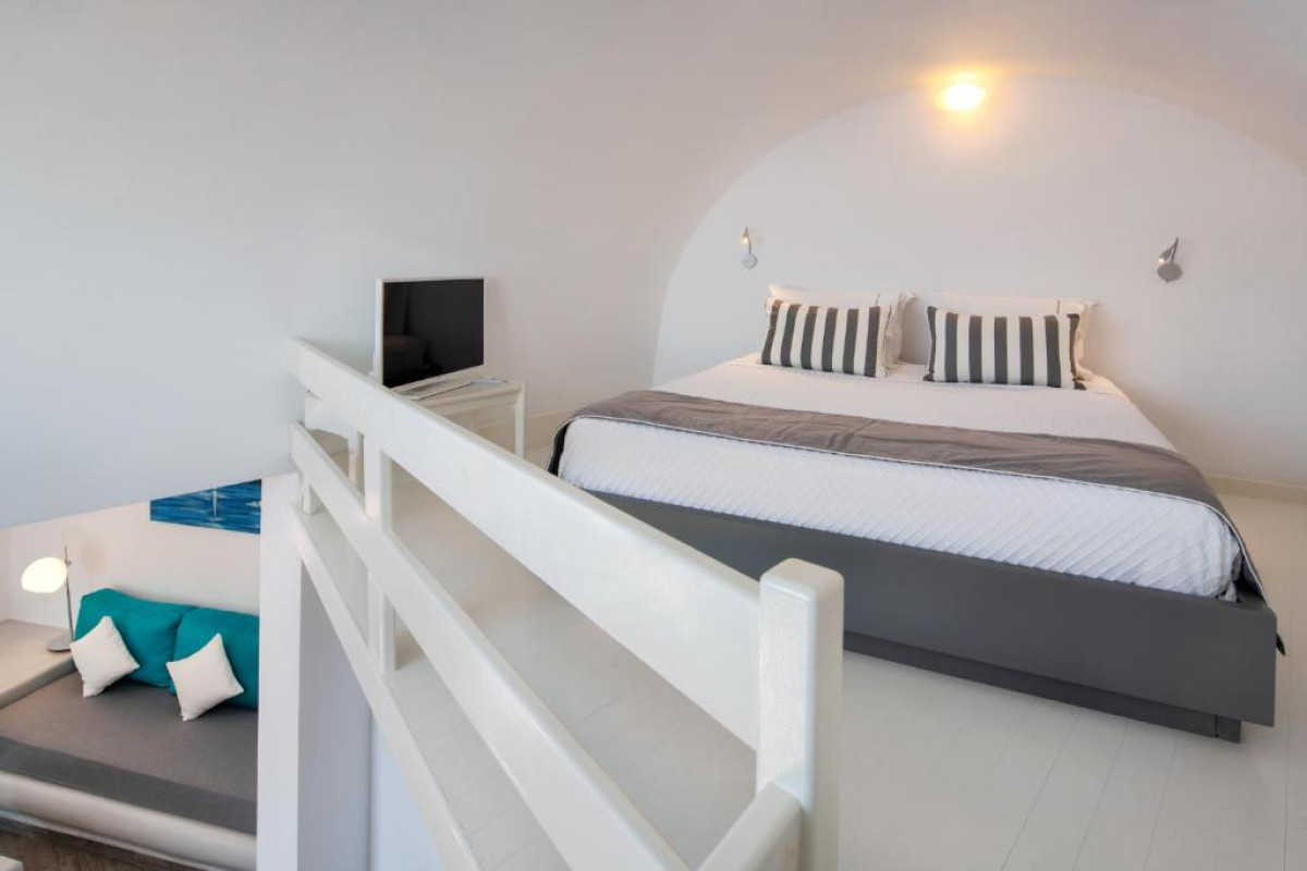Apanemo Hotel & Suites Santorini