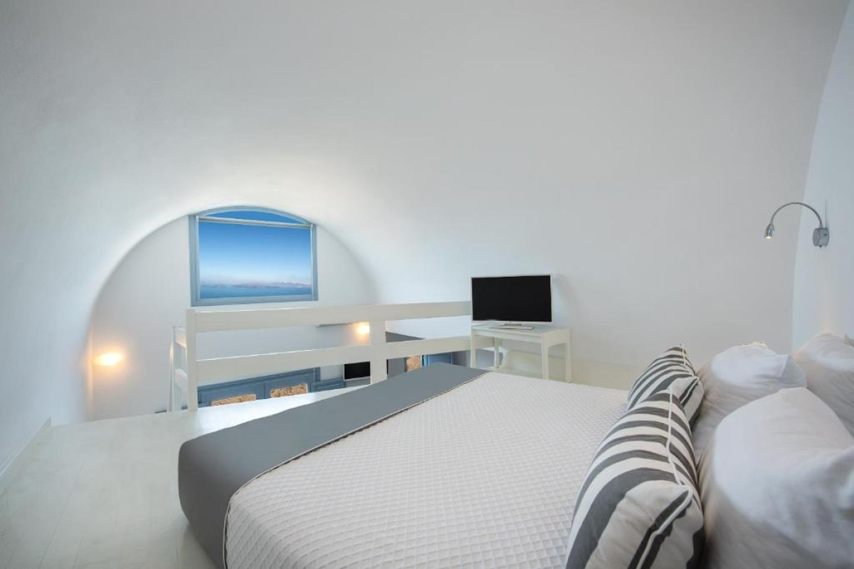 Apanemo Hotel & Suites Santorini