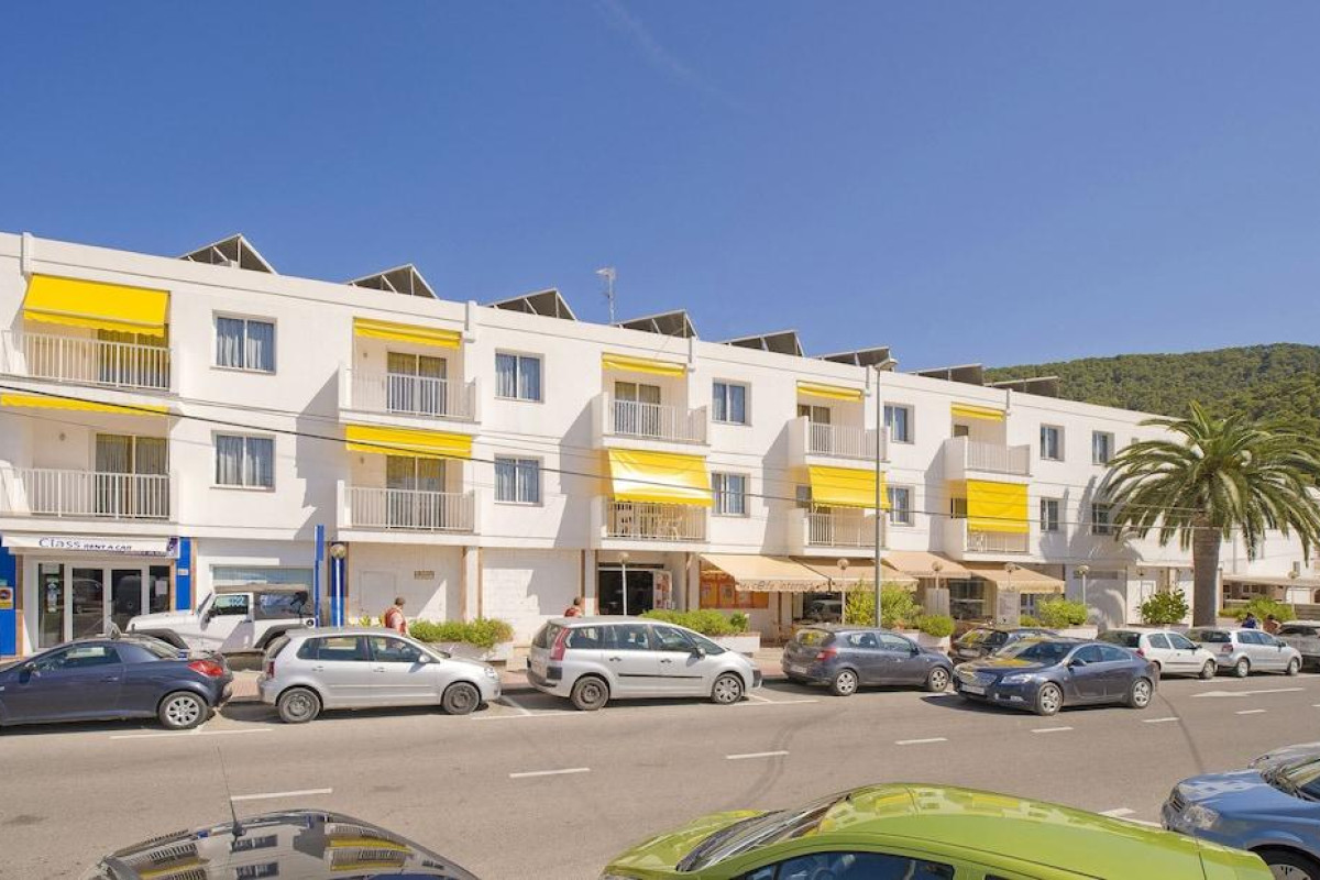 Apartamentos Cala LLonga Playa Ibiza