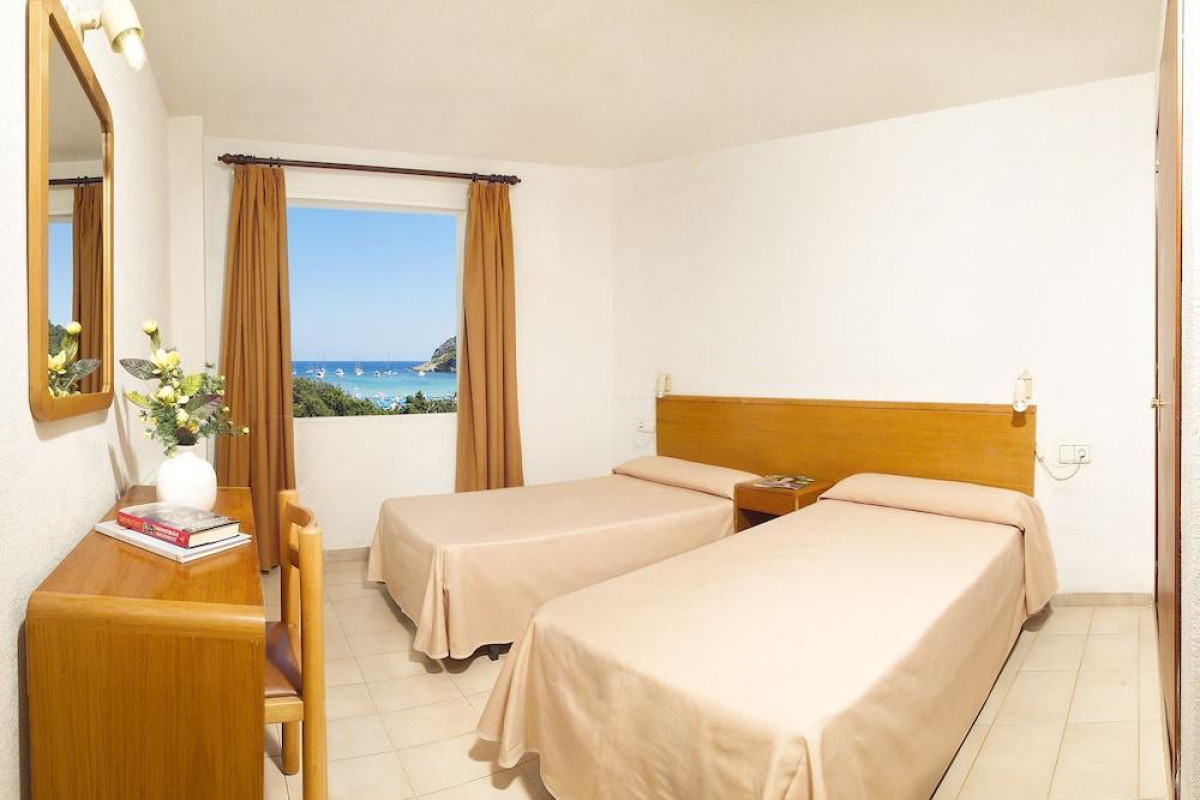 Apartamentos Cala LLonga Playa Ibiza