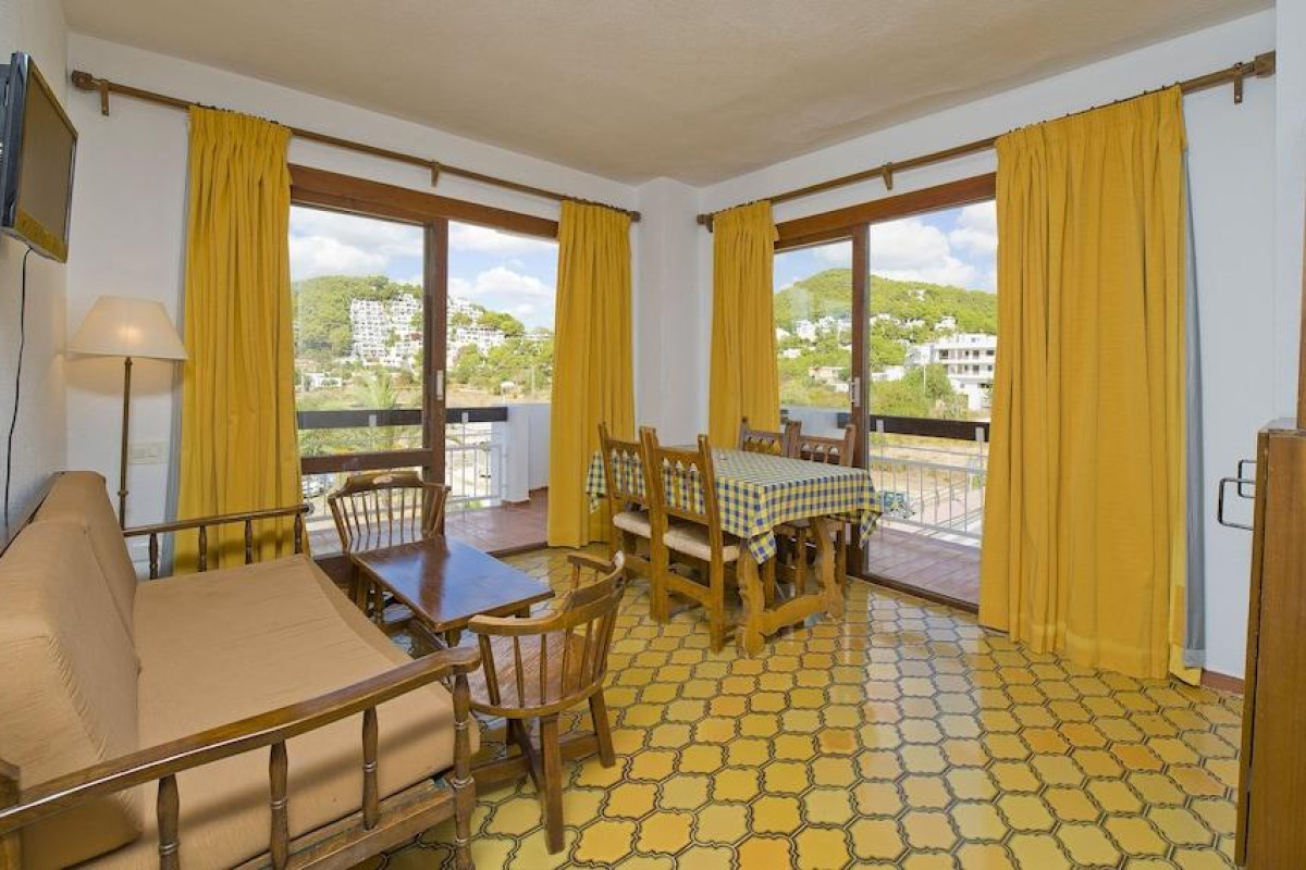 Apartamentos Cala LLonga Playa Ibiza