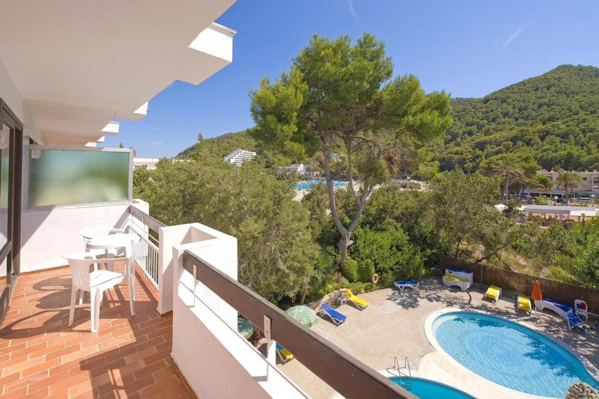 Apartamentos Cala LLonga Playa Ibiza