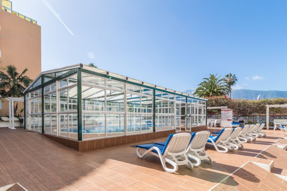 Apartamentos La Carabela