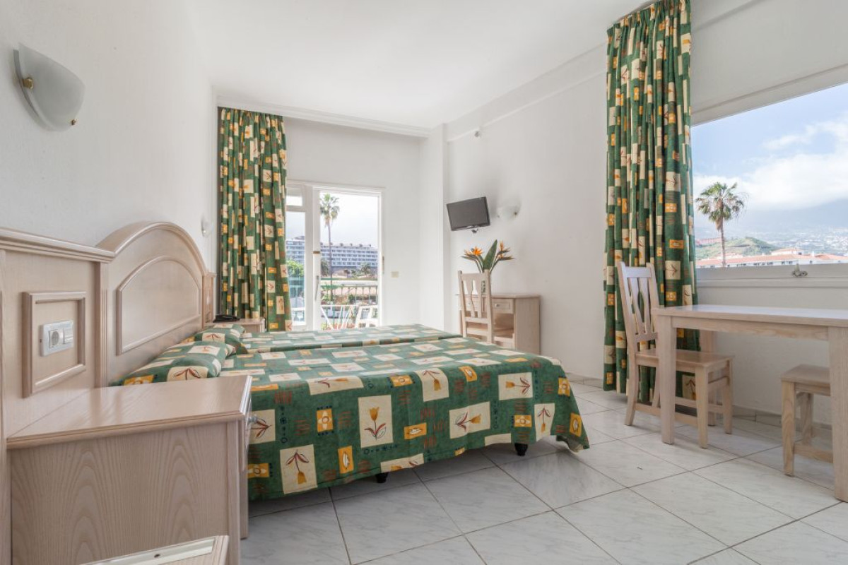 Apartamentos La Carabela