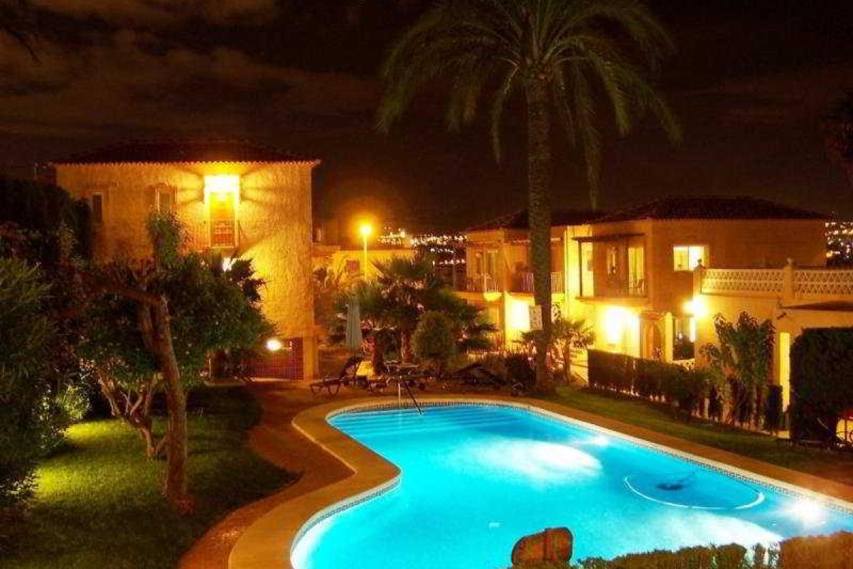 Apartamentos Mundaka Albir