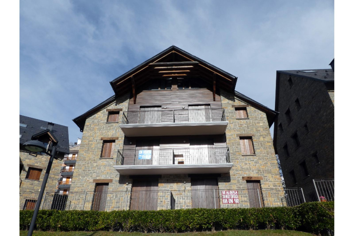 Apartamentos Sallent-Escarrilla 3000
