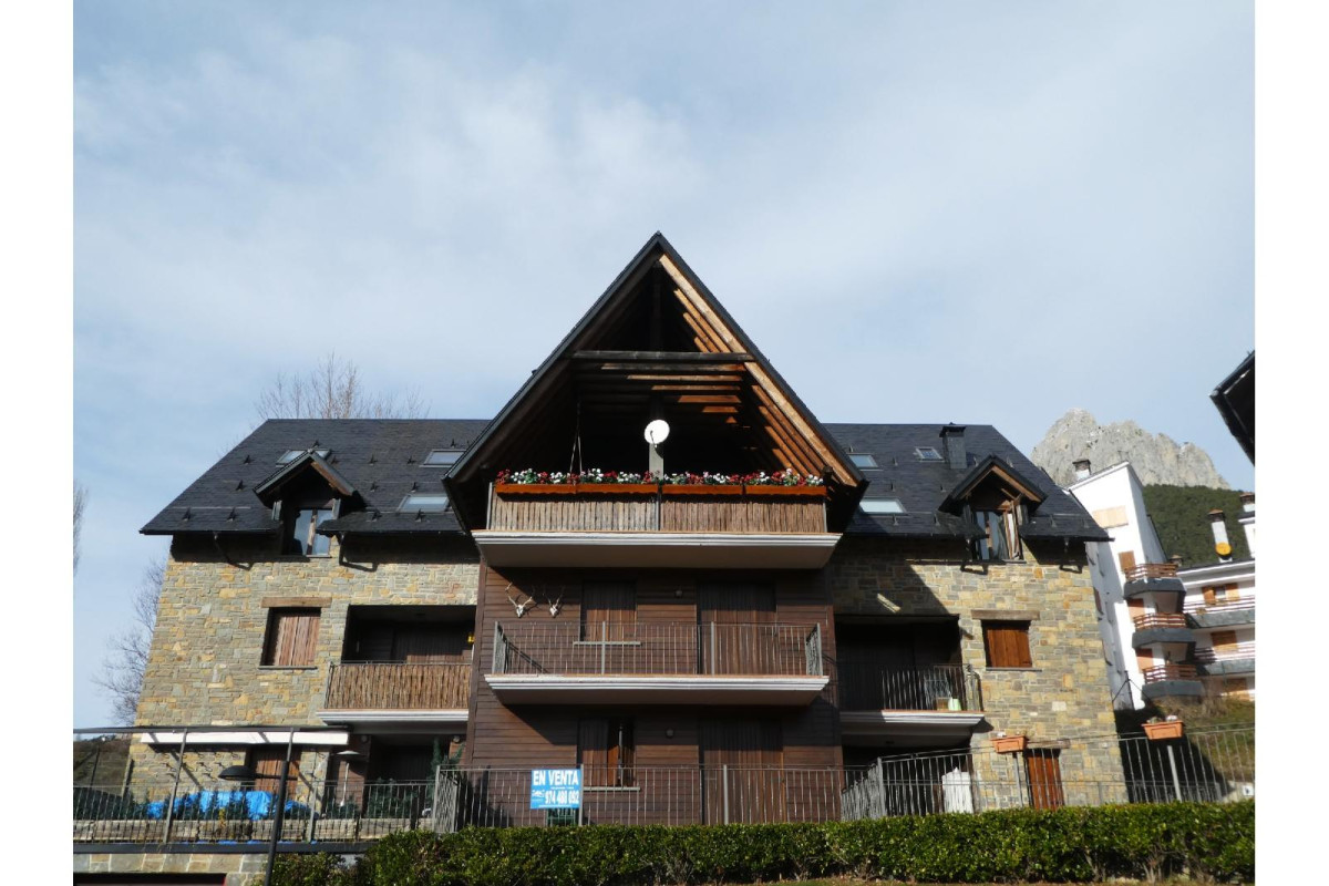 Apartamentos Sallent-Escarrilla 3000