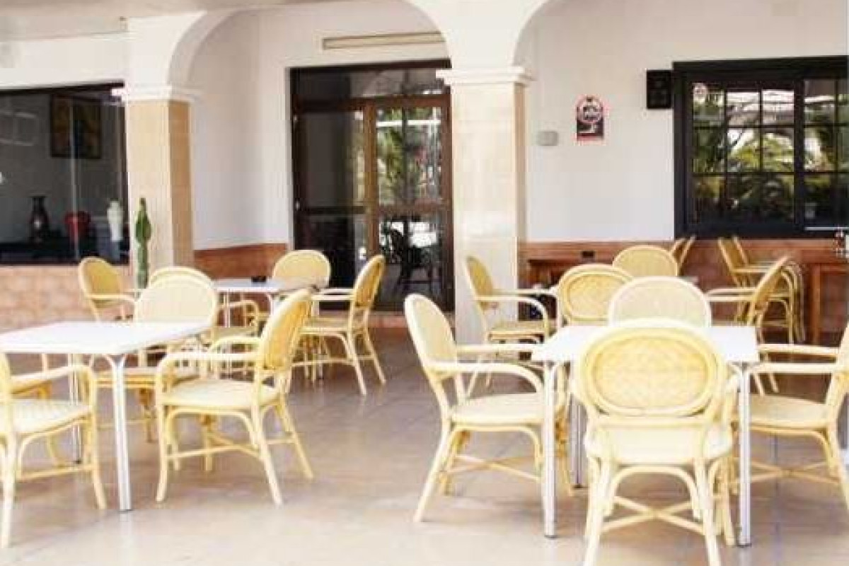 Apartamentos San Antonio Beach