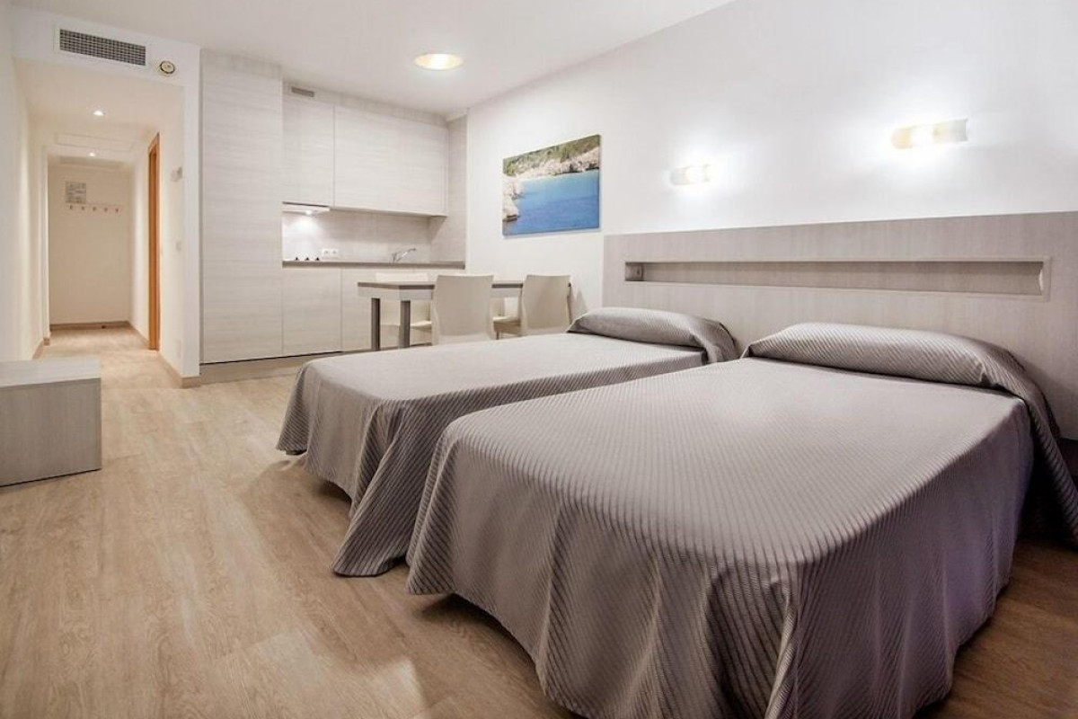 APARTAMENTOS SOL Y VERA