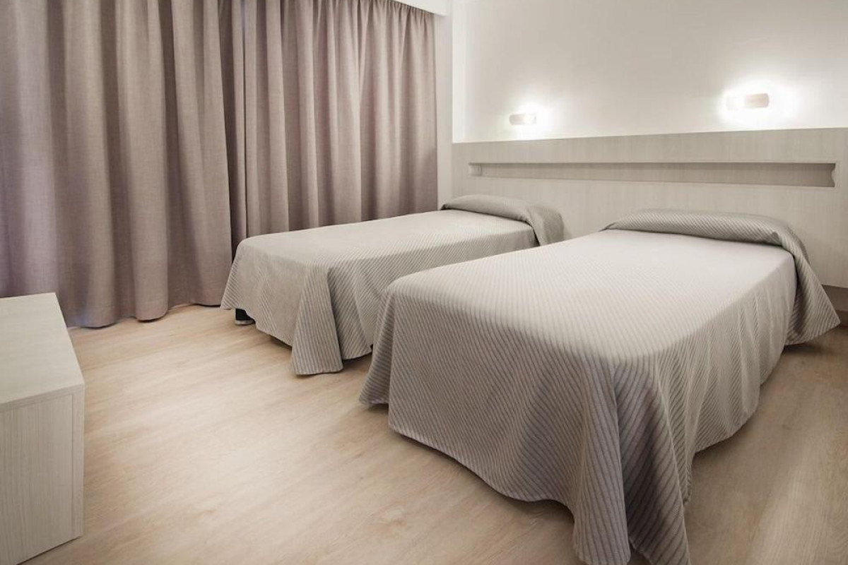 APARTAMENTOS SOL Y VERA