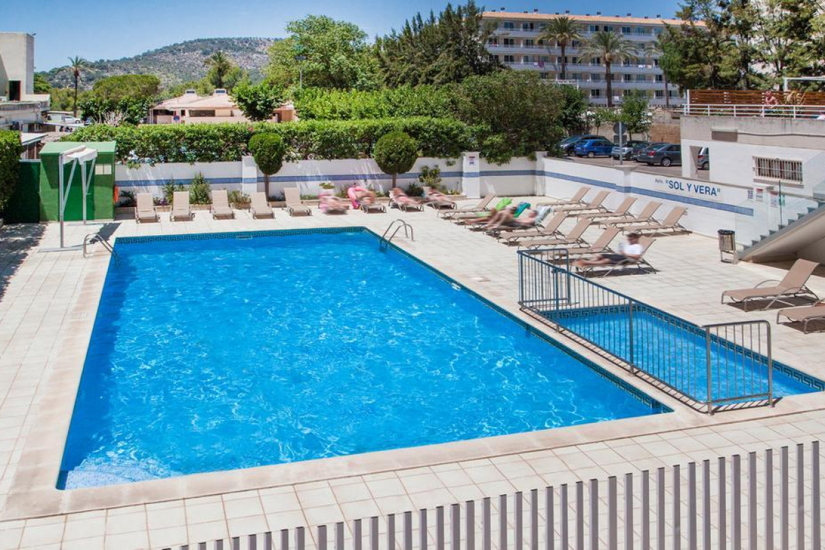 APARTAMENTOS SOL Y VERA