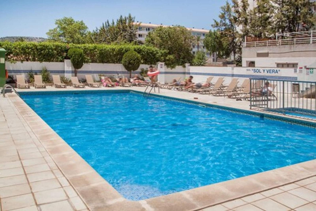APARTAMENTOS SOL Y VERA
