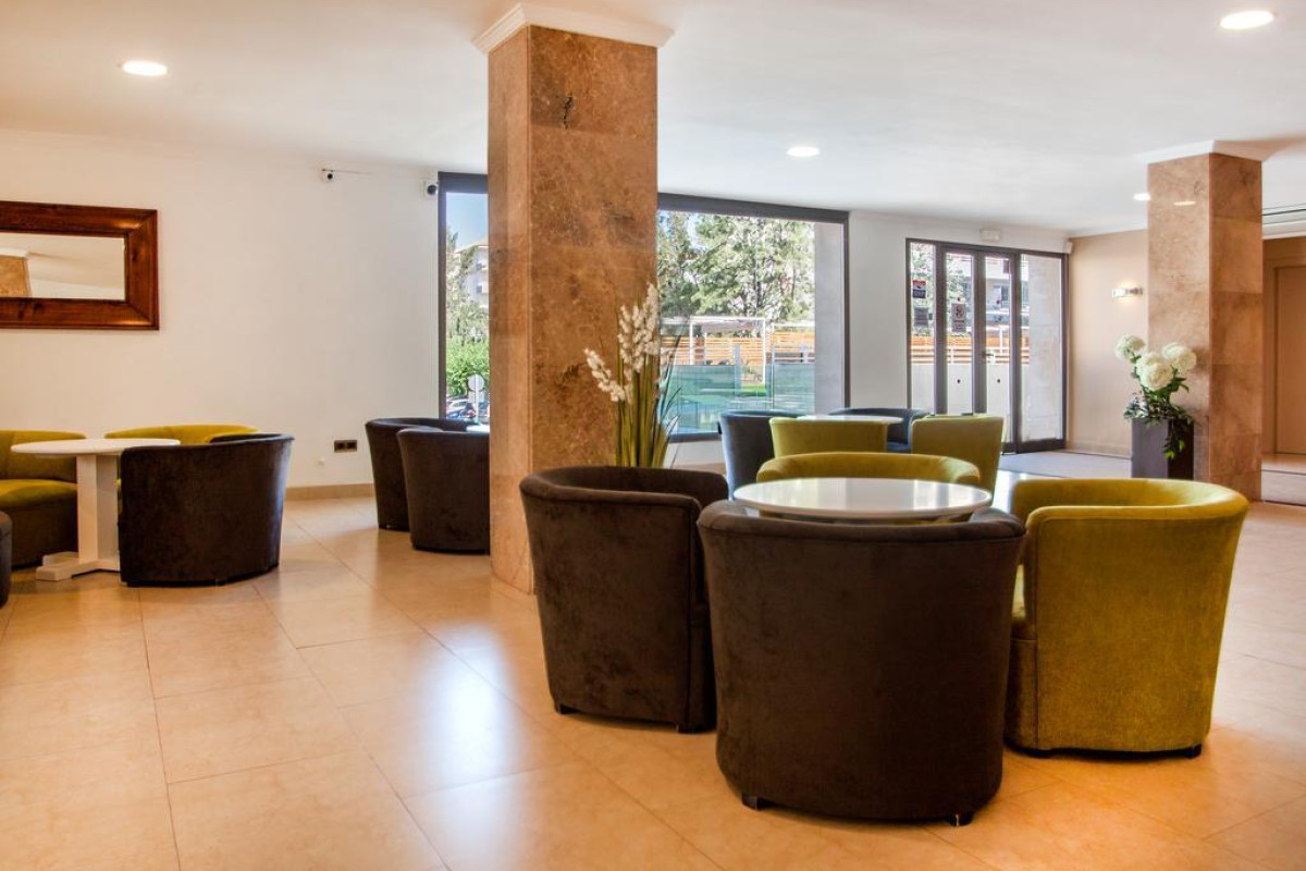 APARTAMENTOS SOL Y VERA