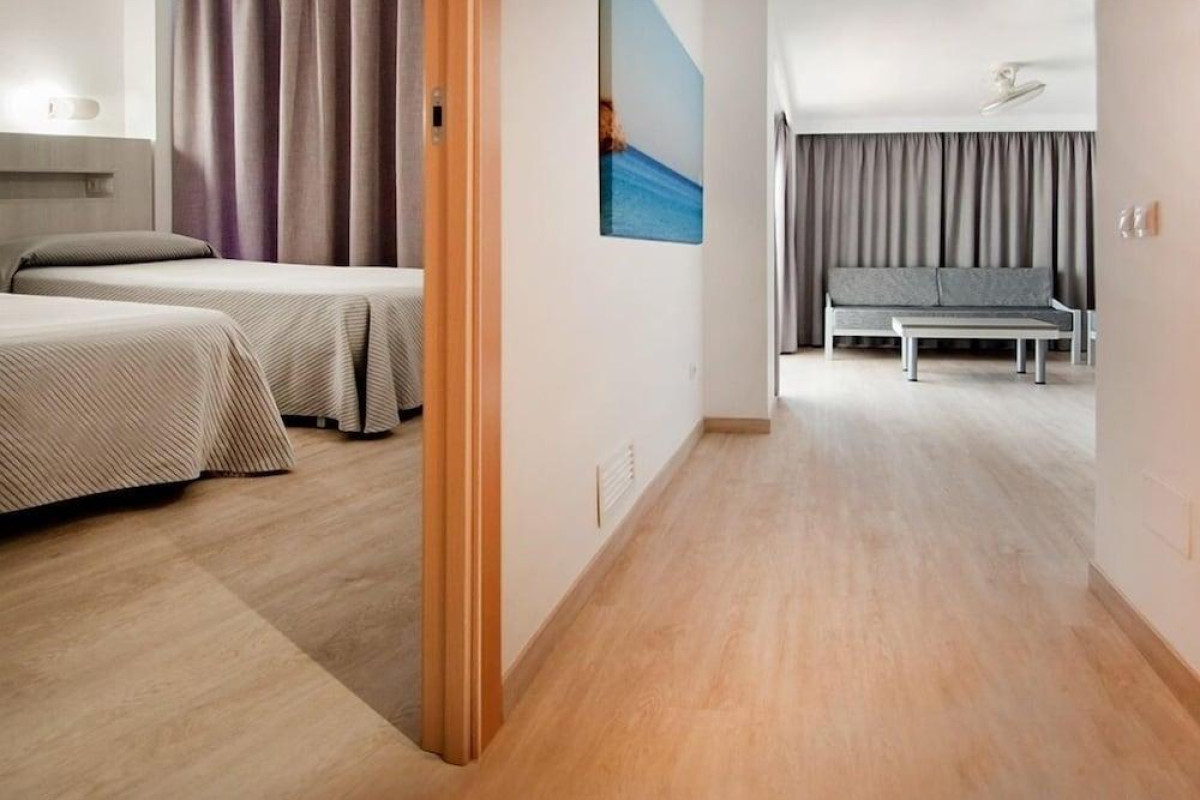 APARTAMENTOS SOL Y VERA