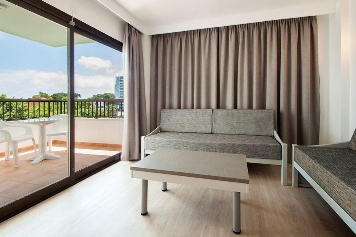 APARTAMENTOS SOL Y VERA