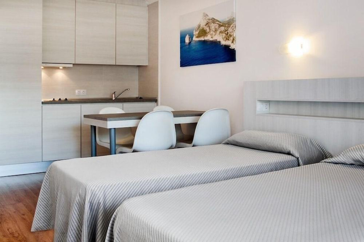 APARTAMENTOS SOL Y VERA