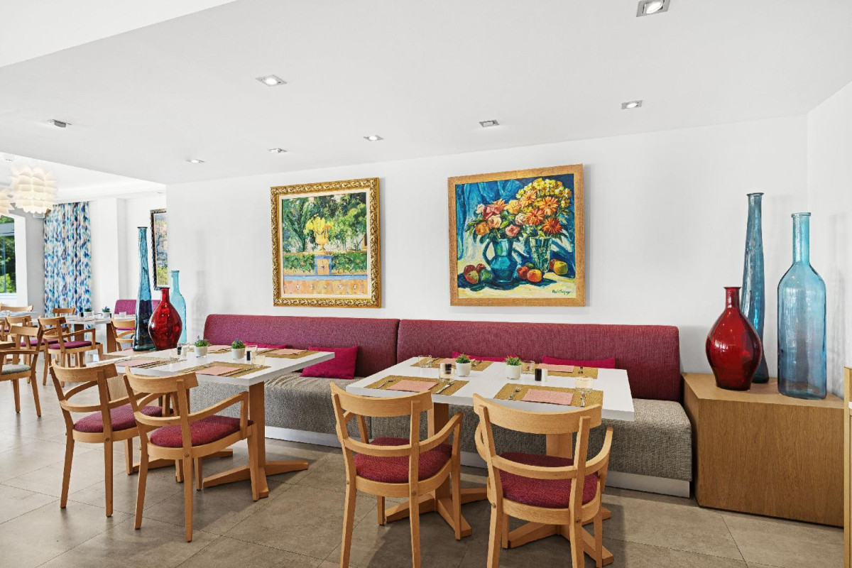 Aparthotel Bahía Suites Camp De Mar