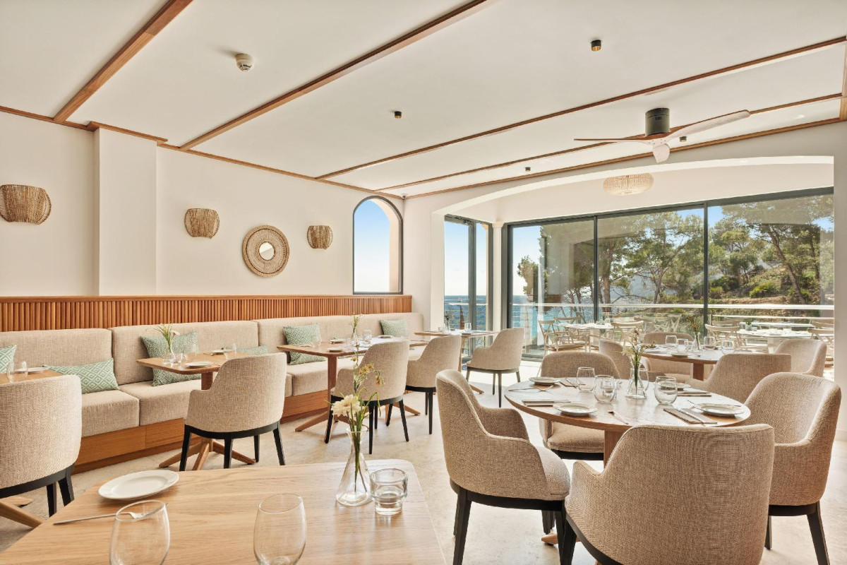 Aparthotel Bahía Suites Camp De Mar