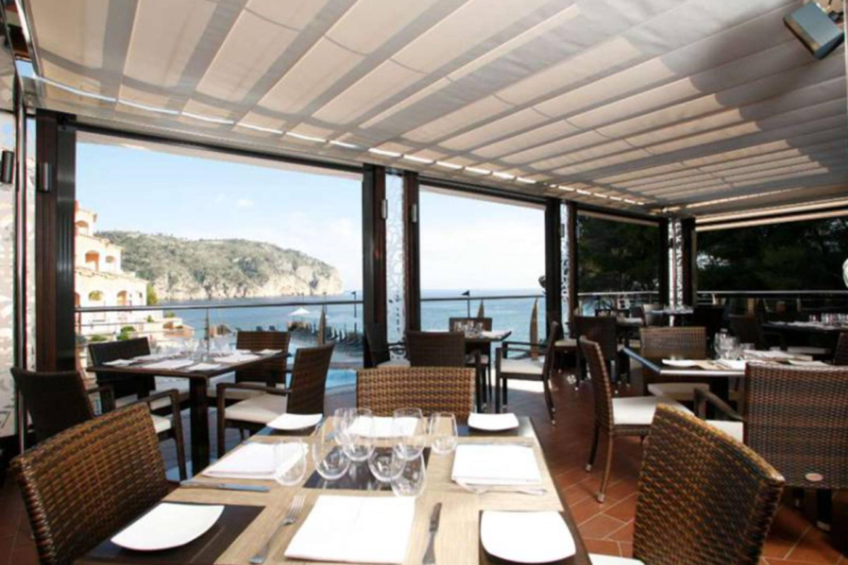 Aparthotel Bahía Suites Camp De Mar