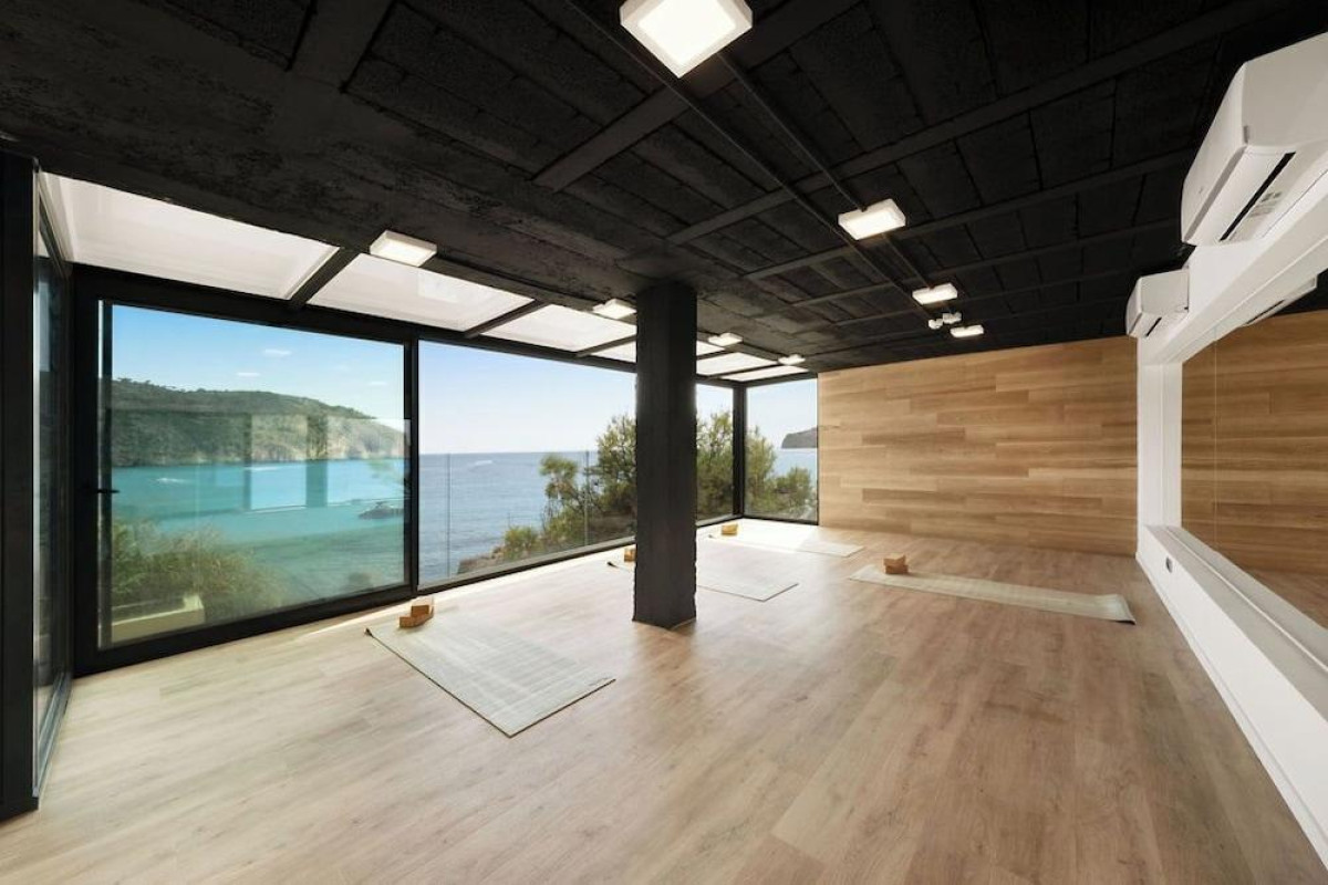 Aparthotel Bahía Suites Camp De Mar