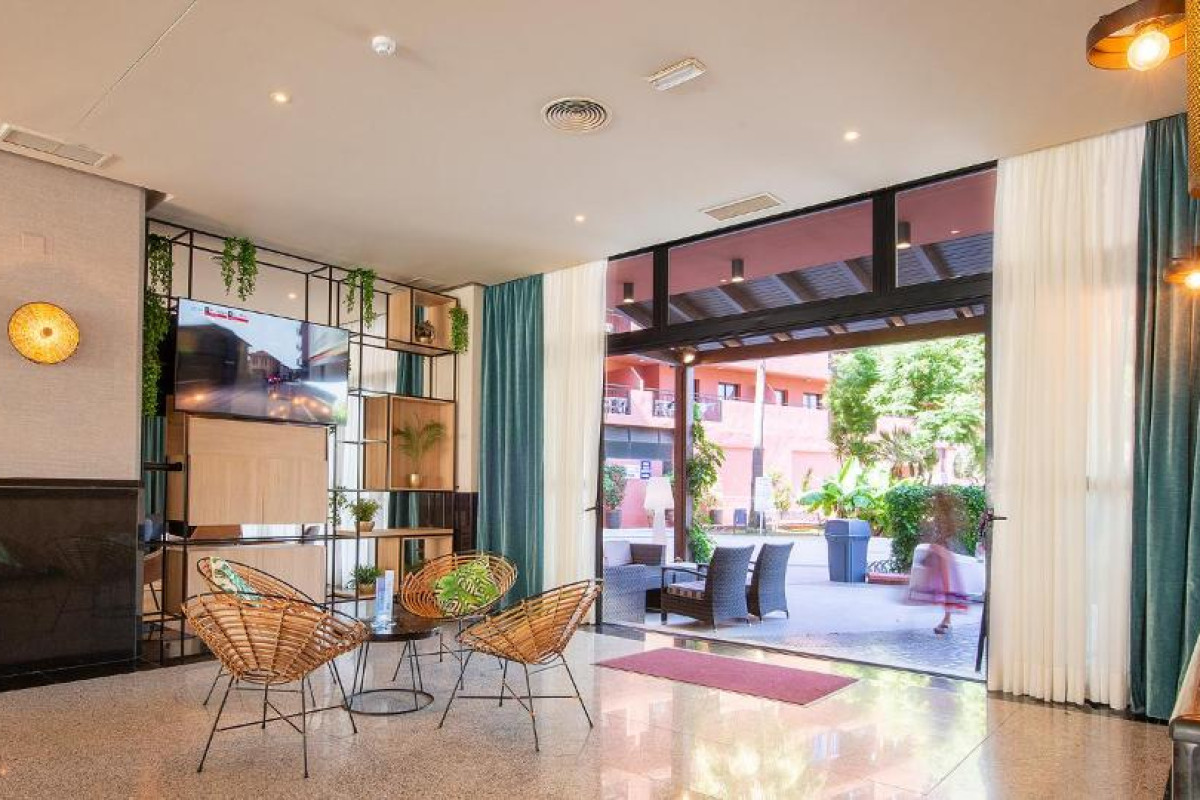 Aparthotel Fuengirola Beach