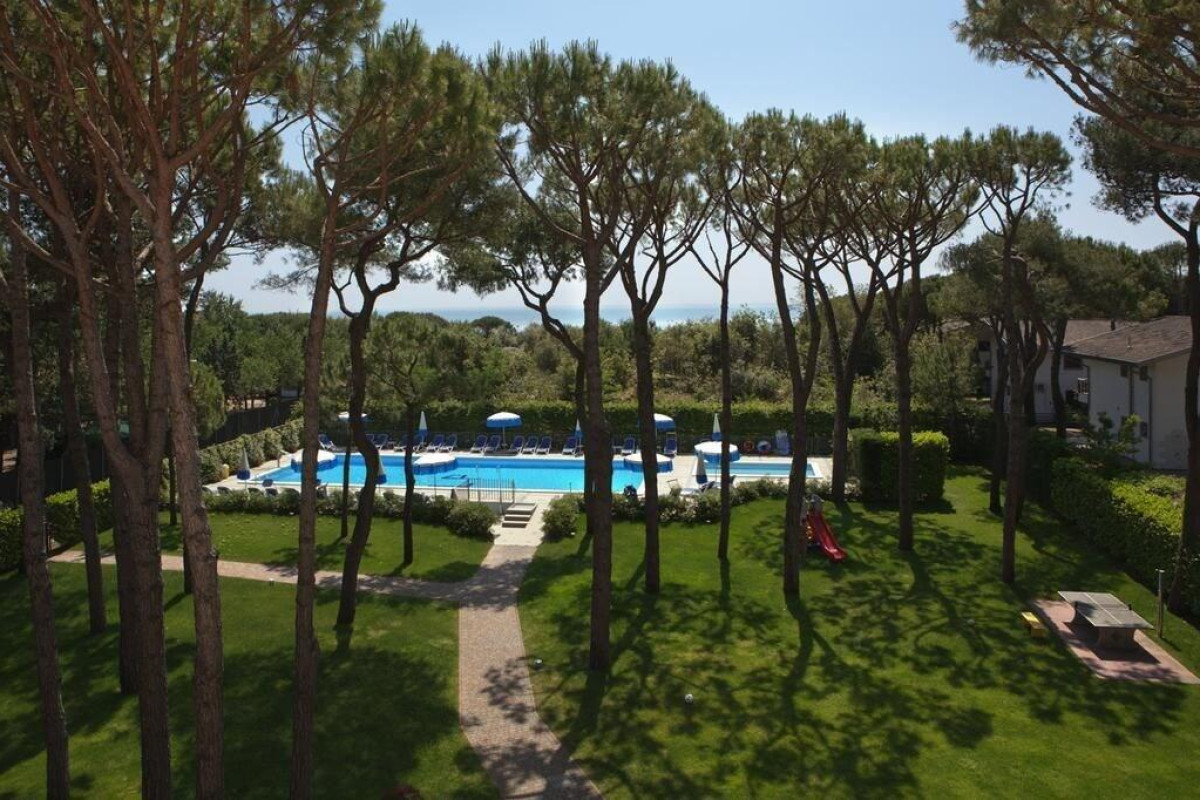 APARTHOTEL LA PINETA