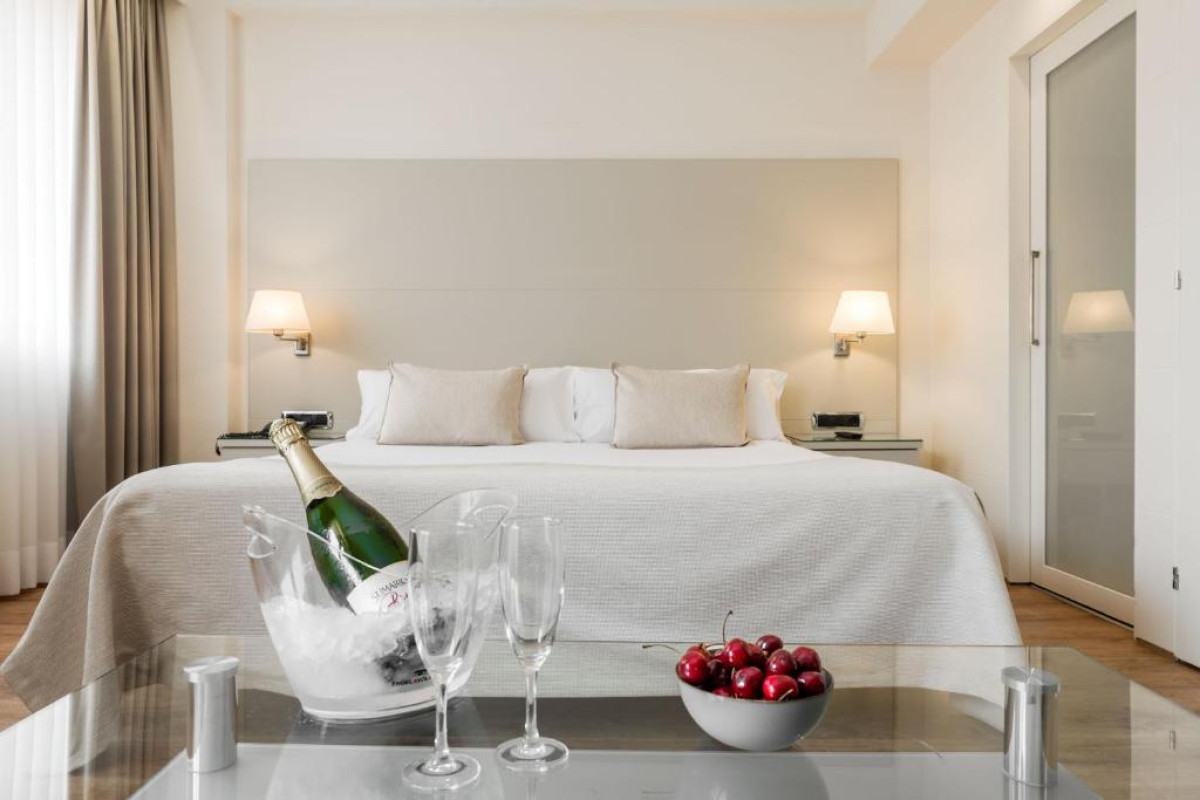 Aparthotel Mariano Cubi